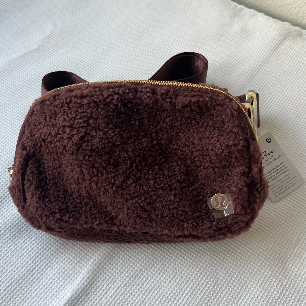 Lululemon Everywhere Belt Bag Fleece